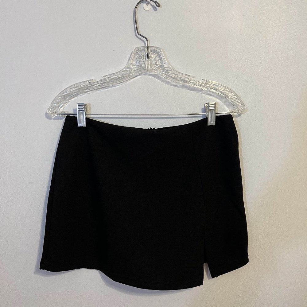 Black Skort
